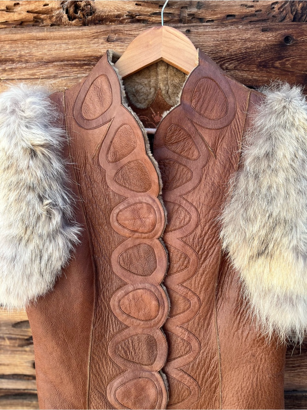 VINTAGE | EB International Leather Shearling Lined Vest W/ Coyote Fur Trim 4 - Picture 2 of 11